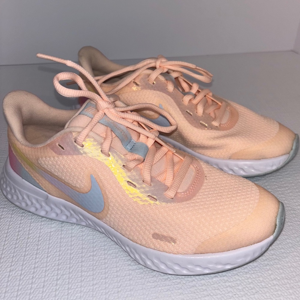 Nike Revolution 5 Peach Blue Iridescent Kids Running Shoes Sneakers Girl Size 4Y - Picture 2 of 8